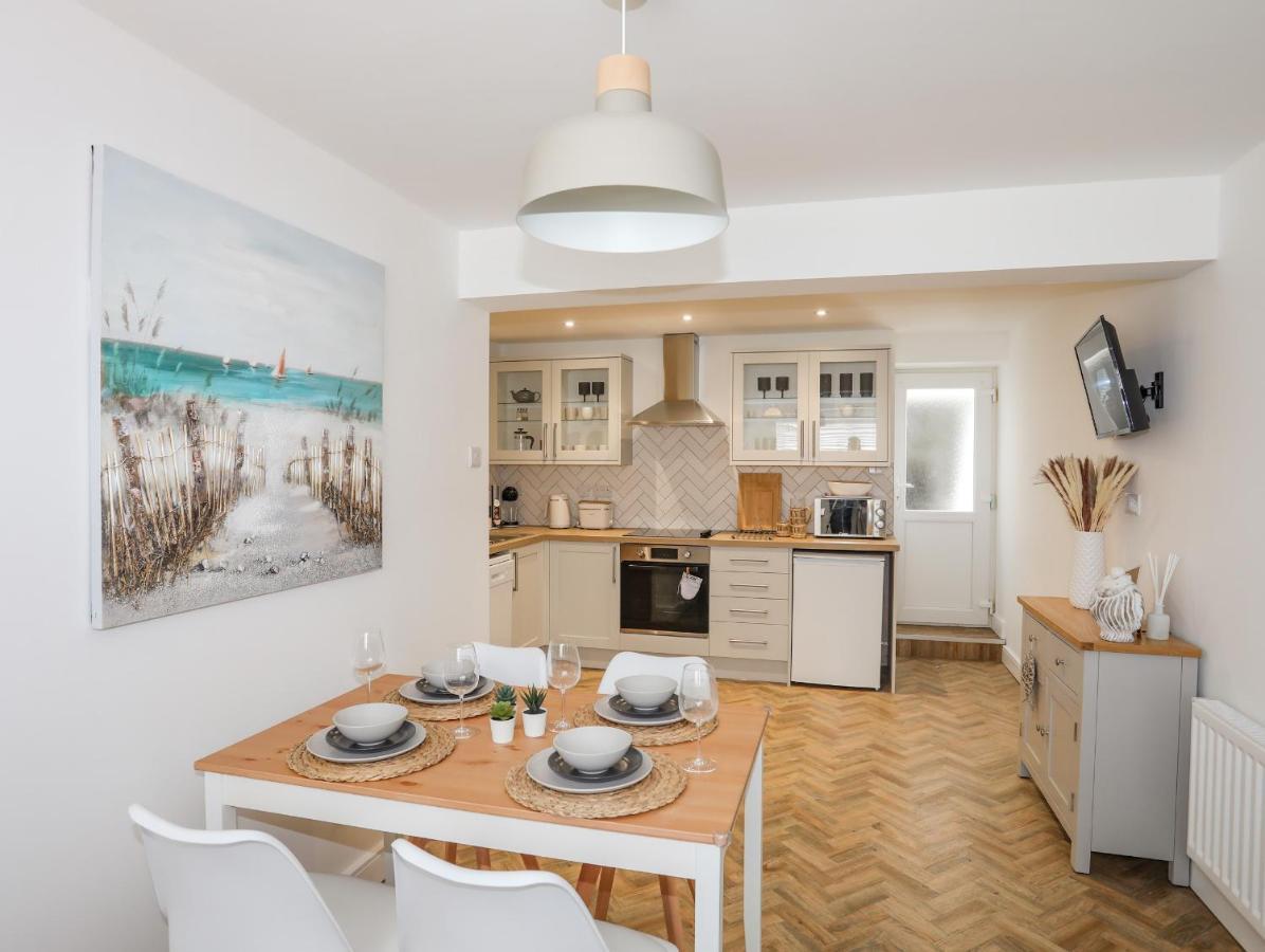A Mor Apartment Llanfairpwllgwyngyll Bagian luar foto
