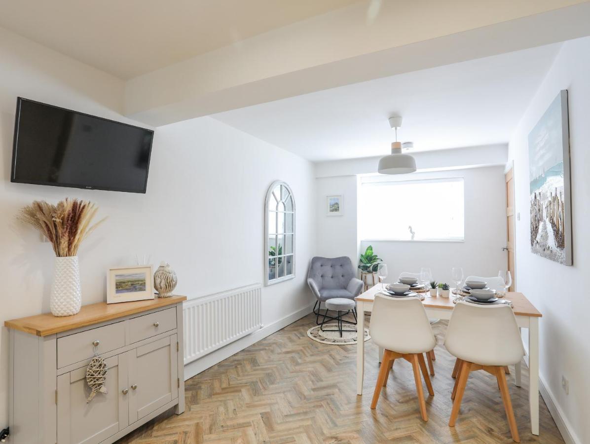 A Mor Apartment Llanfairpwllgwyngyll Bagian luar foto